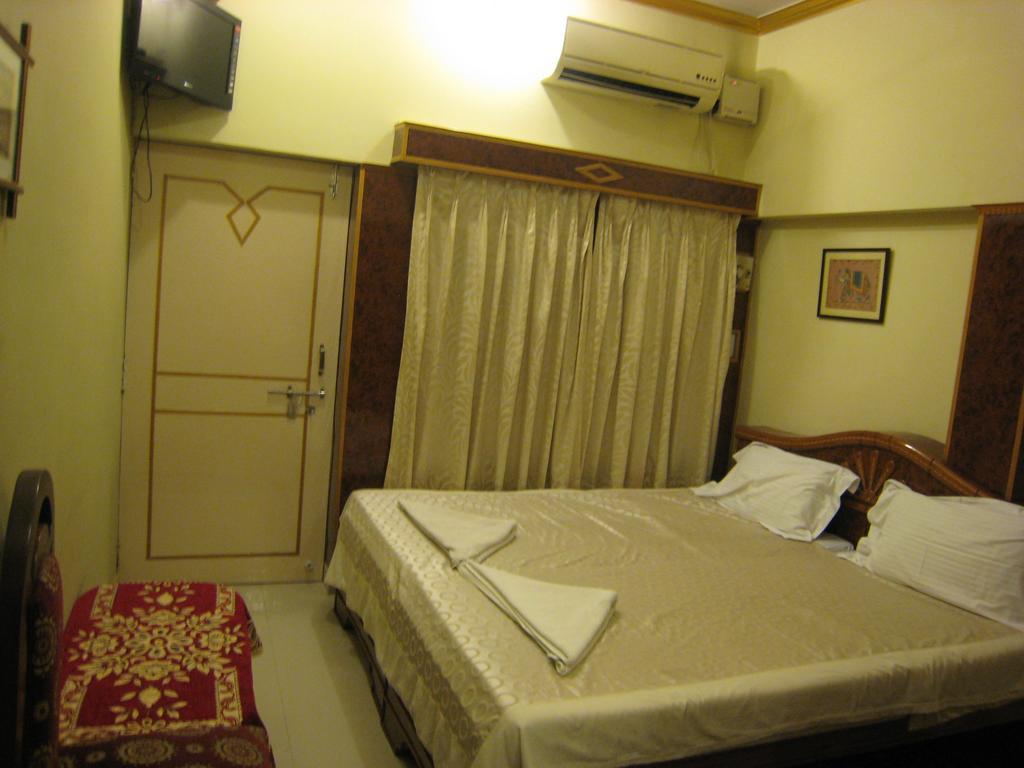 Kedareswar B&B Varanasi Oda fotoğraf