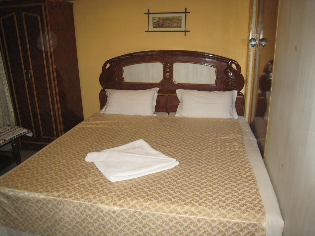 Kedareswar B&B Varanasi Oda fotoğraf